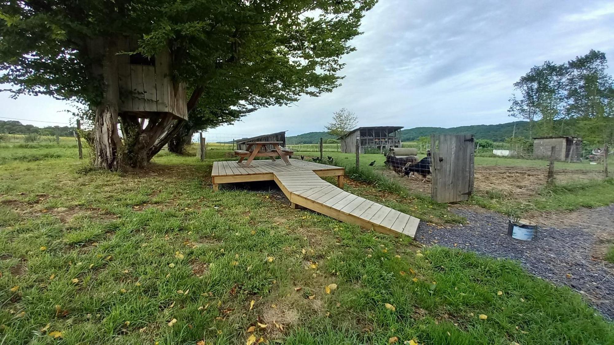 Gite A La Ferme Bassillon-Vauzé Kültér fotó
